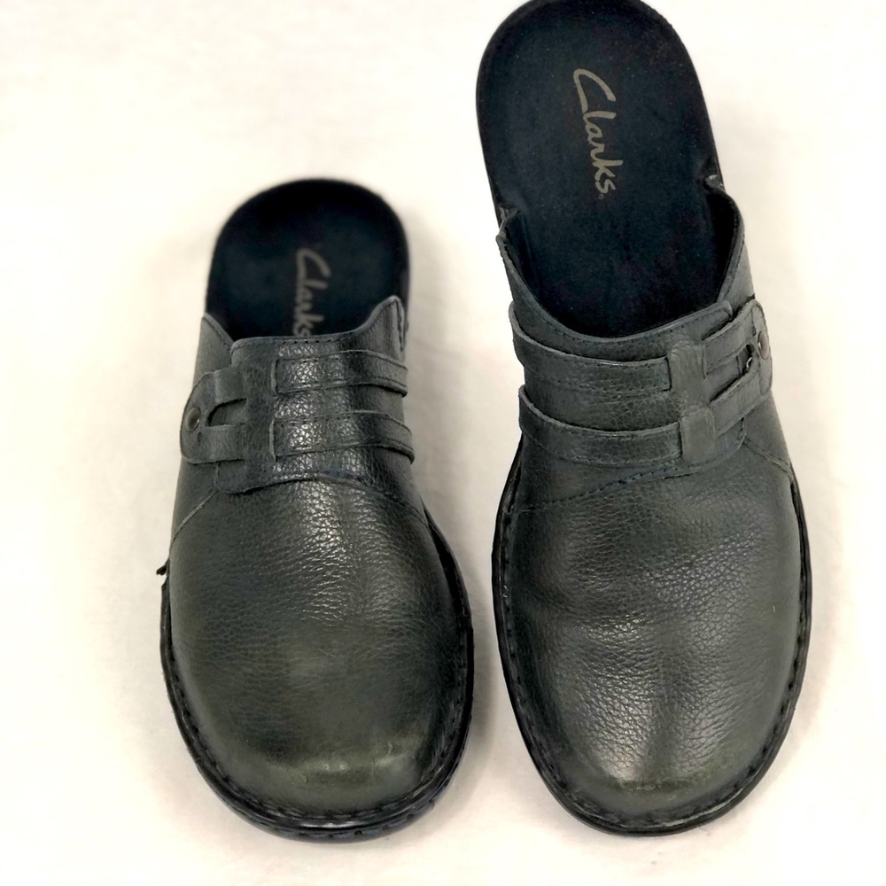 Clarks Cushioned Clogs Size 9